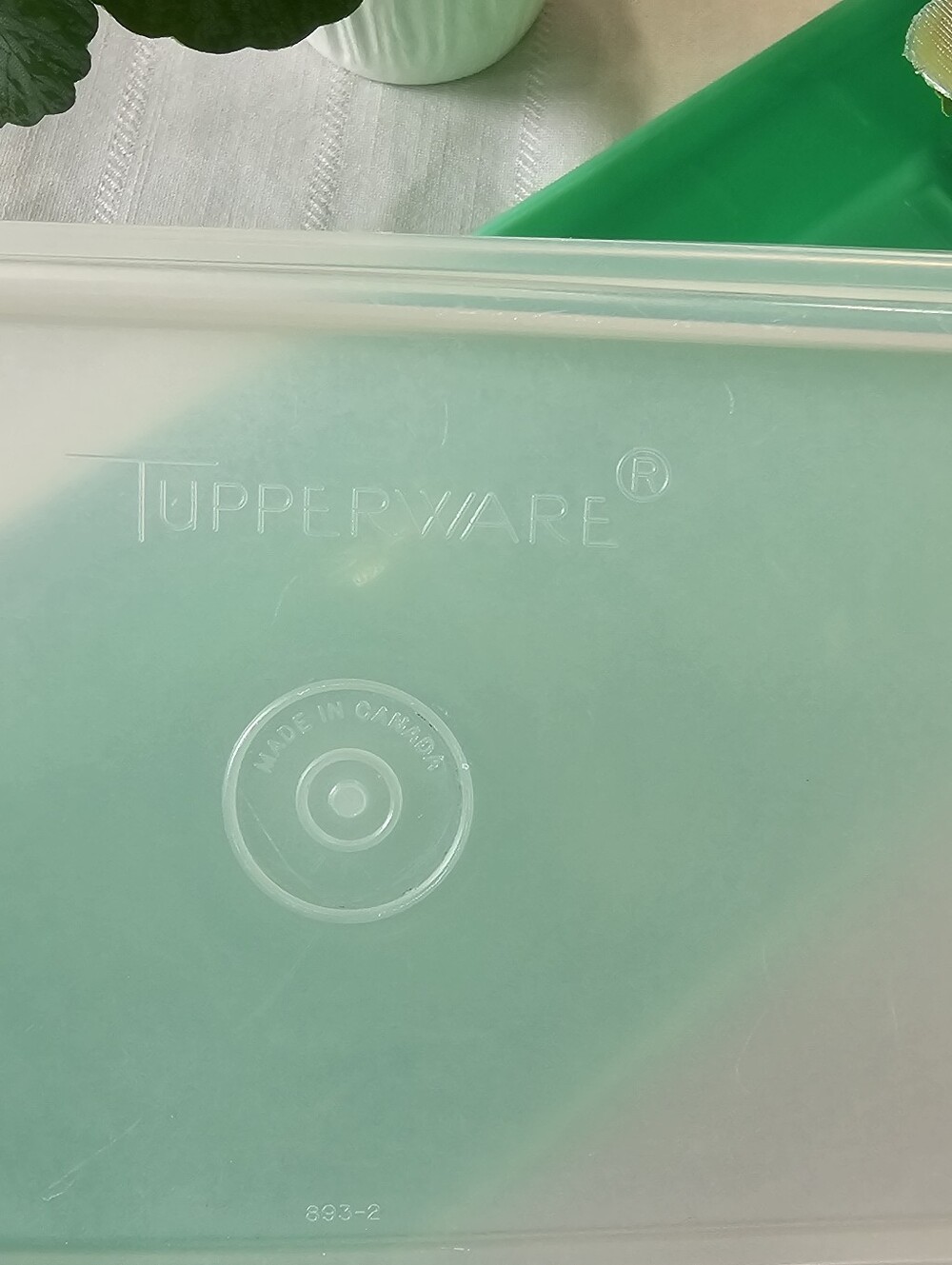 Vintage Tupperware Celery/Vegetable Crisper - Picture 3 of 7